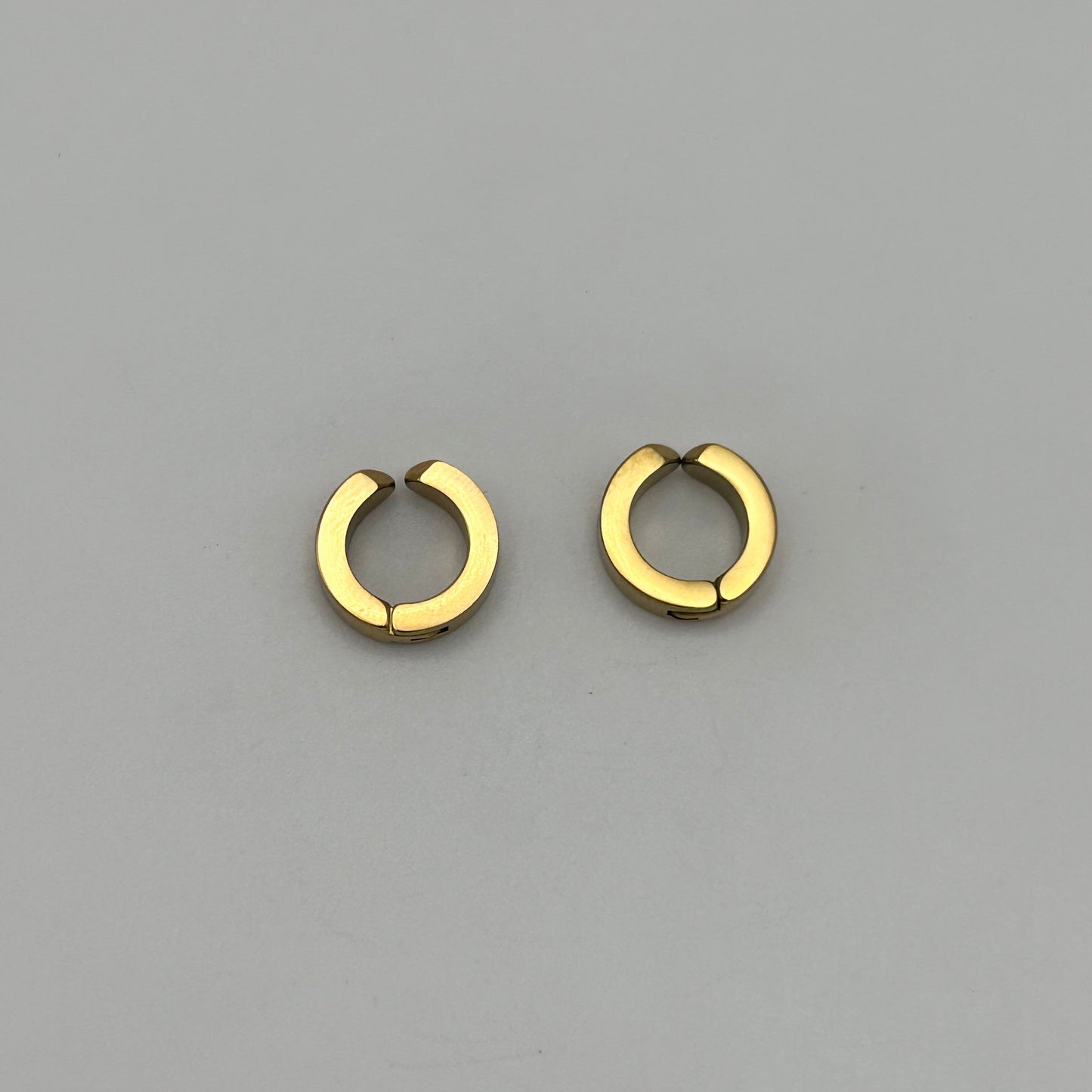 Huggie Earrings - Stainless Steel - HES-1028