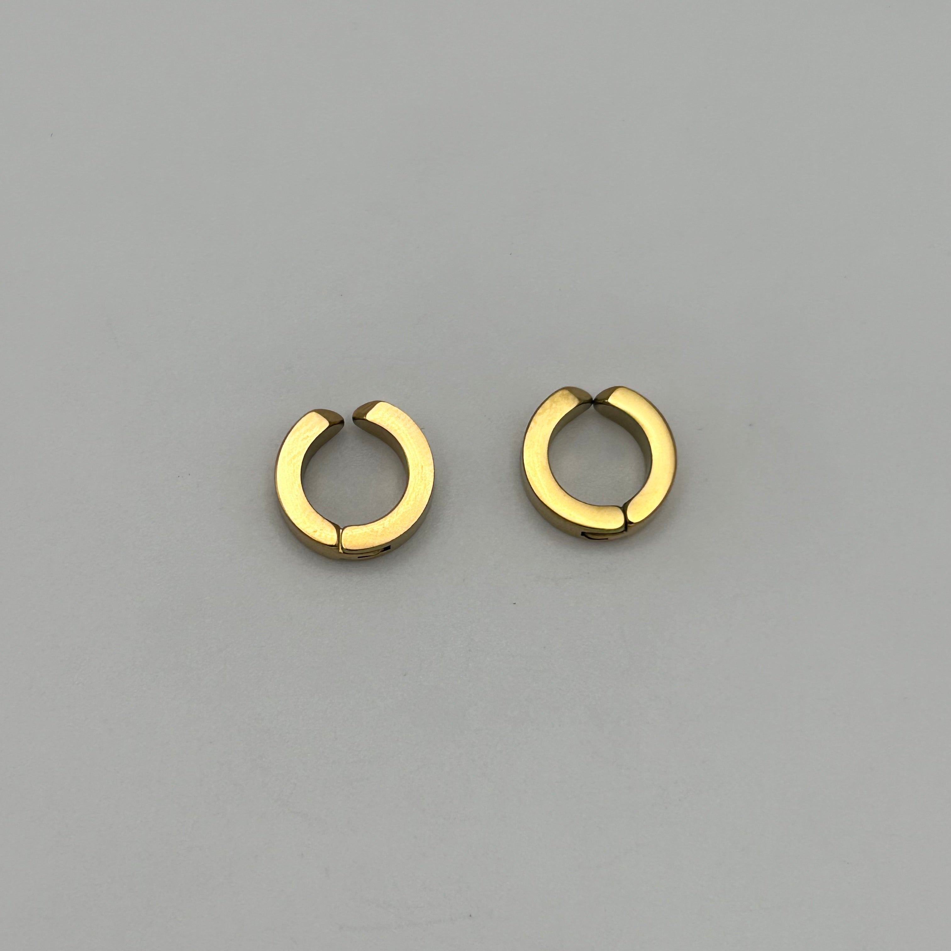 Huggie Earrings - Stainless Steel - HES-1028